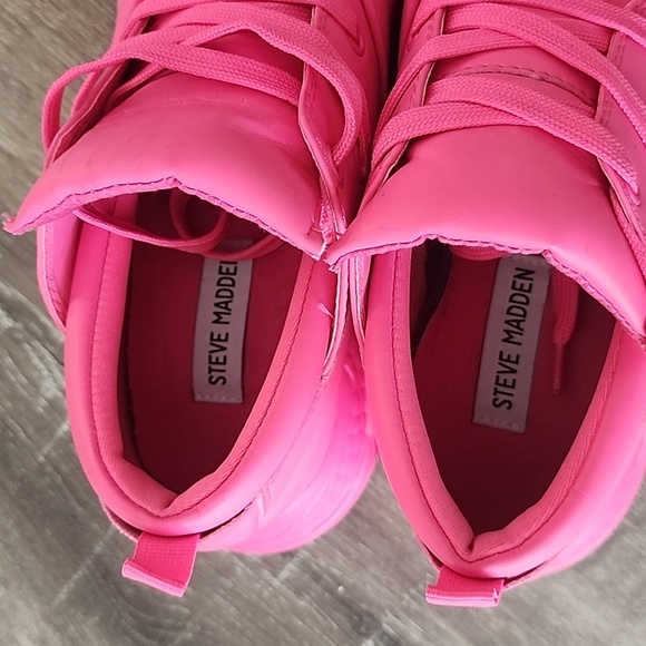 STEVE MADDEN Cliff Chunky Dad Sneakers Neon Barbie Pink Size 11 - Picture 4 of 10